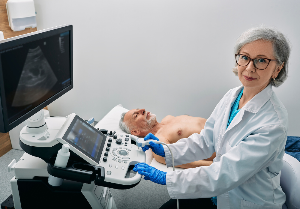 Imagem de Médica, Paciente e Ultrassom
